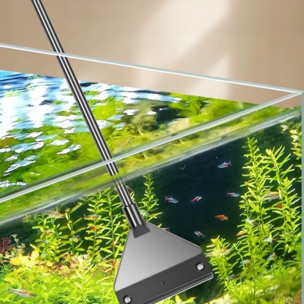 أداة تنظيف حوض السمك المصنوعة  - مراجعة Aquarium Liquid Carbon وسعره