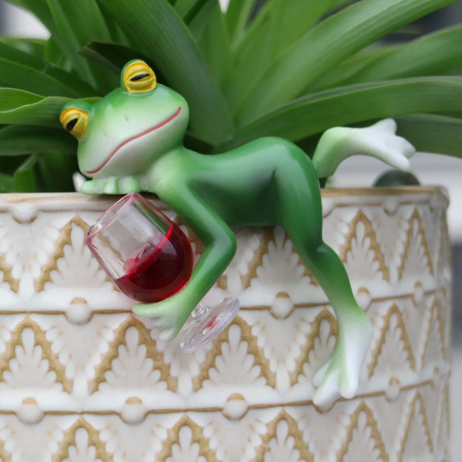زينة رائعة على شكل ضفدع أخضر و - مراجعة Plant Aquarium Pot وسعره